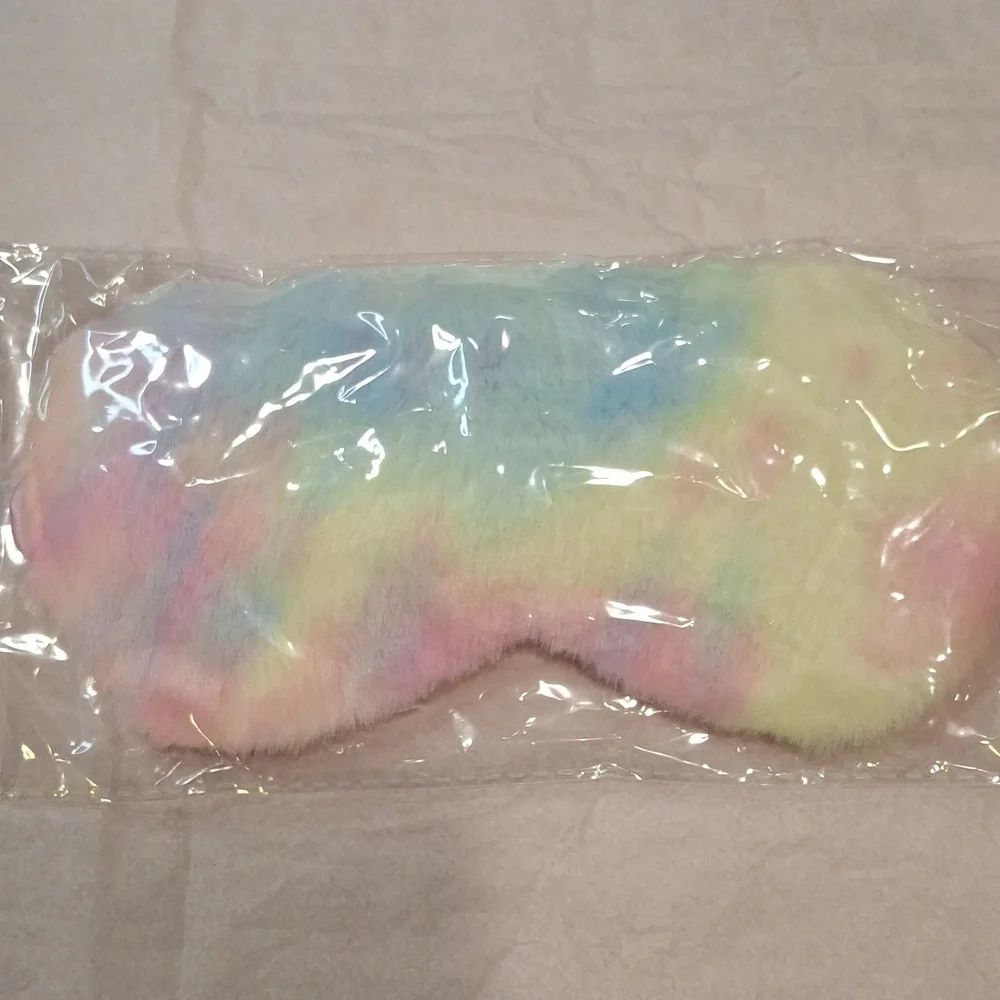 Colorful Makeup Accessory Set - Picture 4 of 6